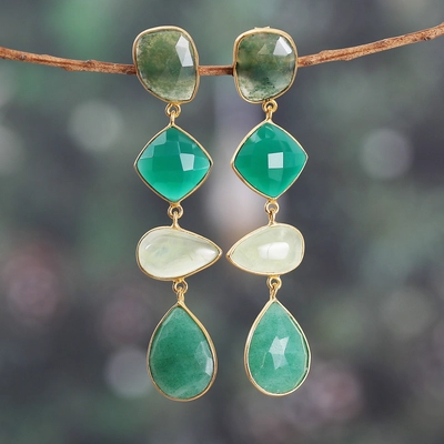 Orecchini vintage con pietre verdi pendenti