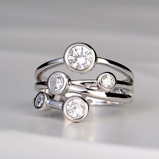 Anello vintage a strati con zirconi d'argento