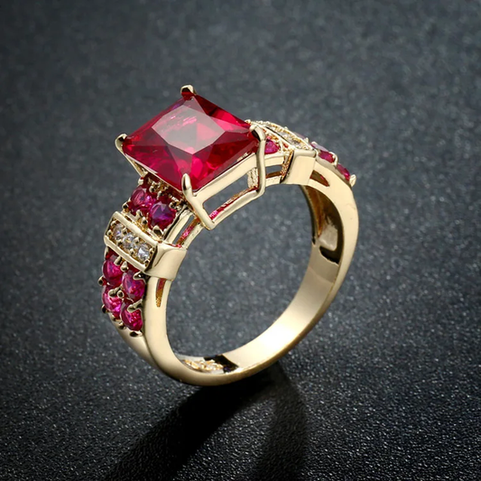 Anello vintage in cristallo rosso e oro
