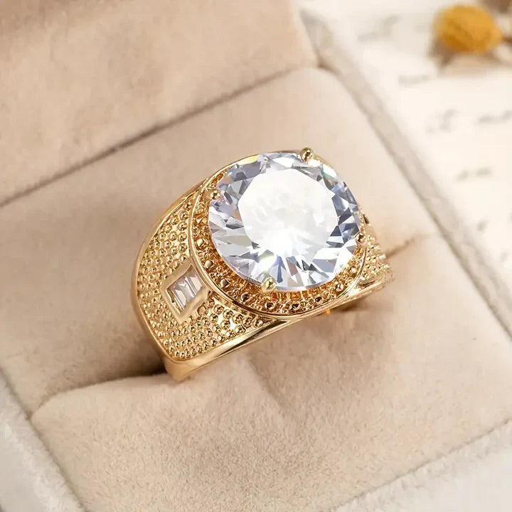 Anello in vetro d'oro vintage
