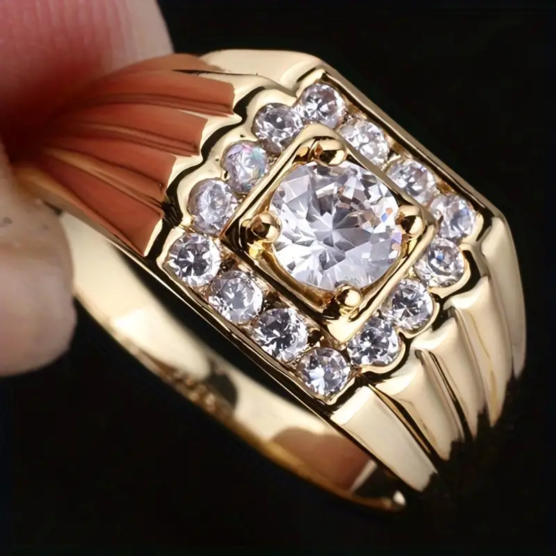 Anello d'oro vintage con zirconi a strati