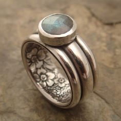 Anello vintage con pietra blu a strati