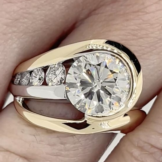 Anello d'oro vintage a spirale luminosa