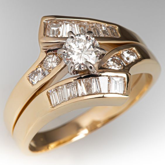 Anello elegante d'epoca in oro brillante