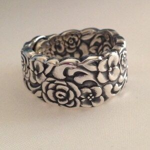 Anello a fiore d'argento vintage