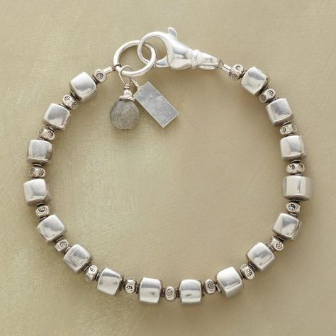 Bracciale d'argento vintage con perline cubiche