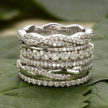 Anello vintage con zirconi a strati