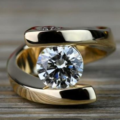 Anello vintage a spirale e zirconi