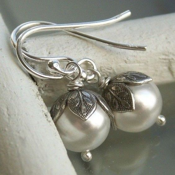 Orecchini a fiore di perle vintage