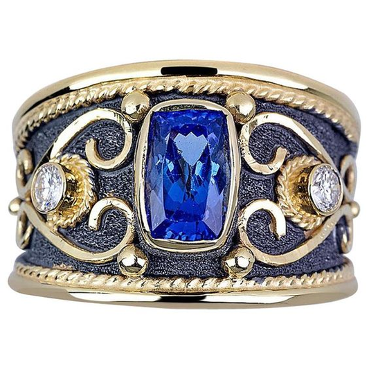 Anello d'oro con pietra blu d'epoca