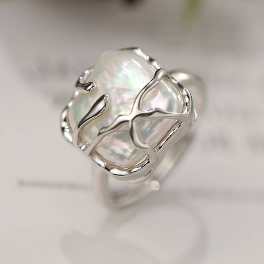 Anello d'argento con perla d'epoca