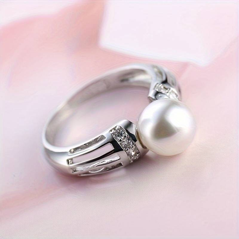 Anello con perle d'argento vintage