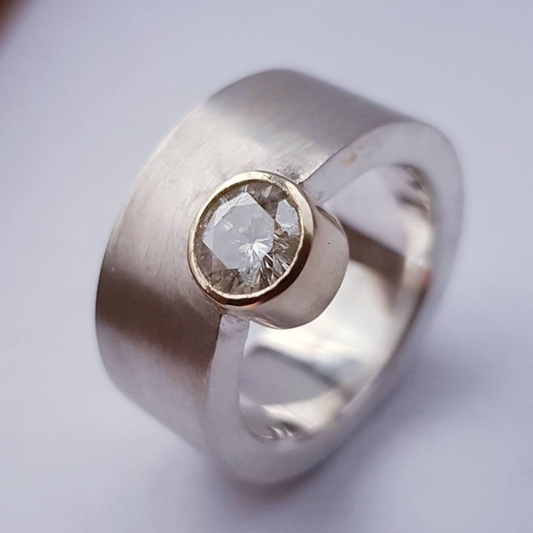 Anello vintage di cristallo d'argento spesso