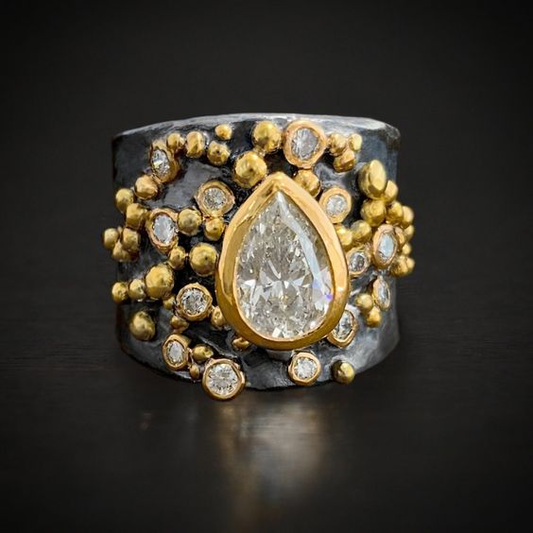 Anello vintage in vetro bianco e nero