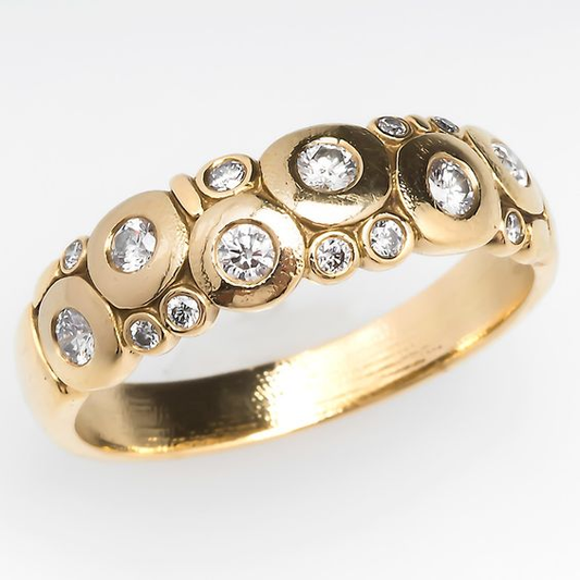 Anello d'oro con cristalli tondi intarsiati d'epoca