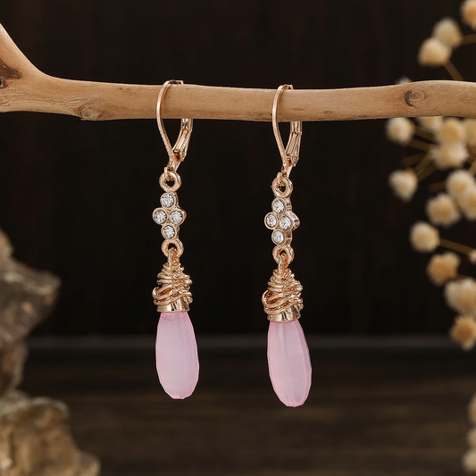 Orecchini rosa vintage con cristalli pendenti