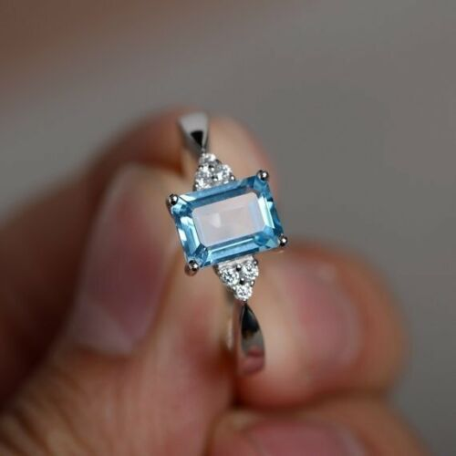 Anello vintage in vetro blu cubico
